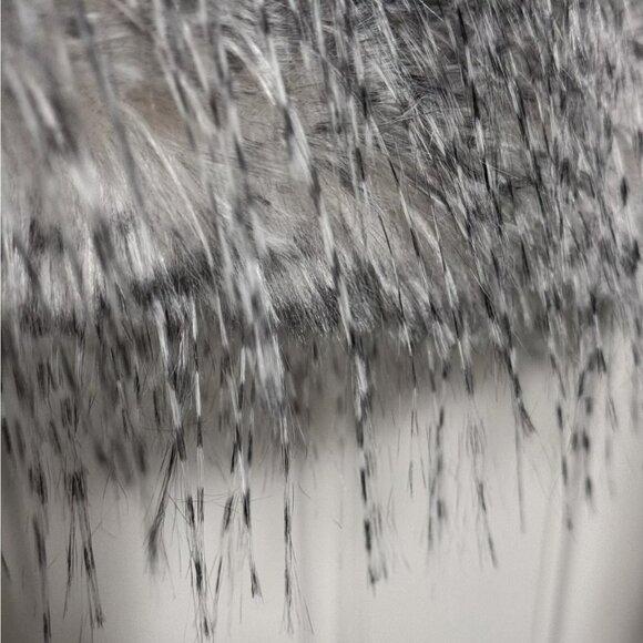 Designer Jason Wu Faux Fur Christmas Tree Skirt 56" Black White Long Feather NEW - Picture 8 of 11